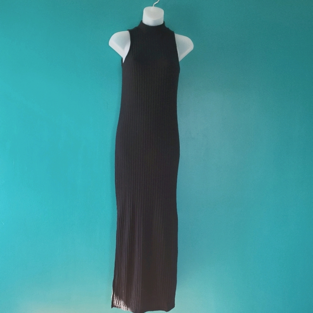 Ribbed maxi dress